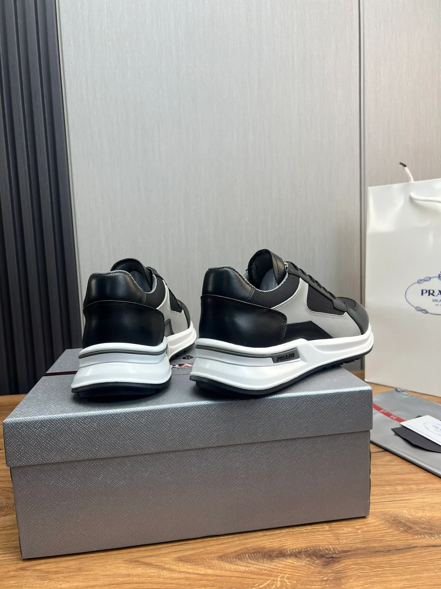 Men's shoes 💰620💰 [PRADA] Men's shoes are popular in the counter, official website is synchronized, 1 high-quality shipment ✔️Original cowhide stitching mesh + cowhide lining, 1🆚1 replica, original original bottom, 38-45 (45 customized, non-refundable)